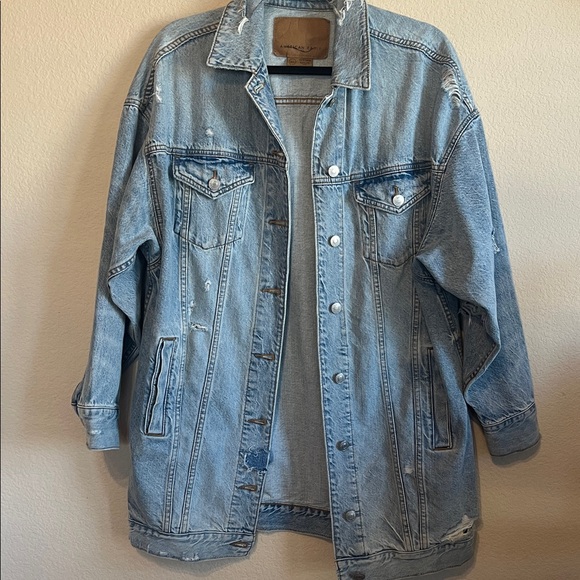 American Eagle Oversized Distressed Denim Jacket Light Wash Boyfriend Trucker - Picture 11 of 11